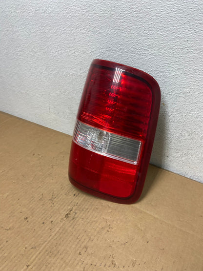 2004 to 2008 Ford F150 F-150 Right Passenger RH Side Tail Light AD0972 LK1