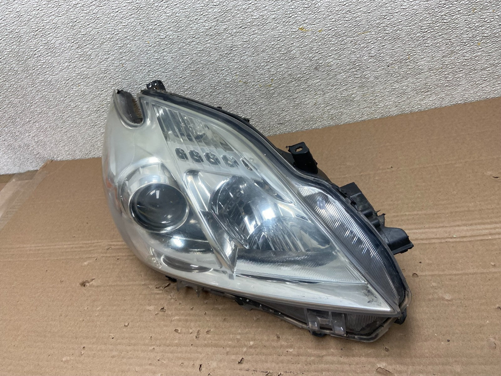 2010 - 2011 Toyota Prius Right Passenger Rh Halogen Headlight OEM AB1098 DW1
