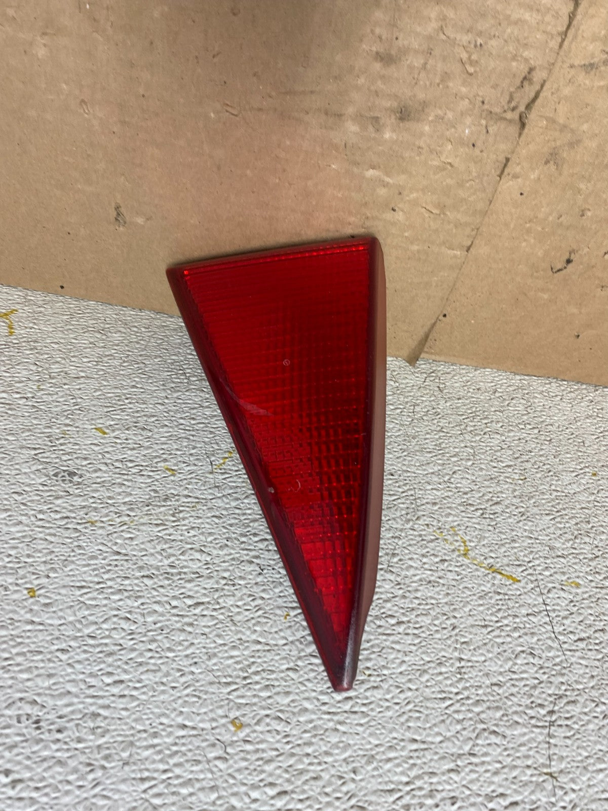 2004-2005 Mitsubishi Endeavor Right Passenger Rh Inner Tail Light Oem P42360