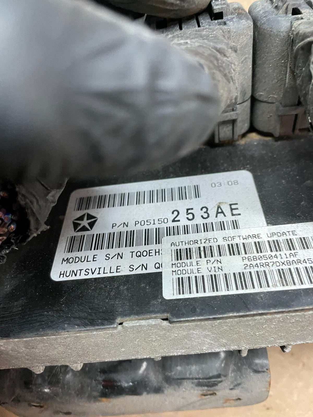 2010 Dodge Caravan Town & Country Engine Computer ECU P68045613AE W2339 DG3