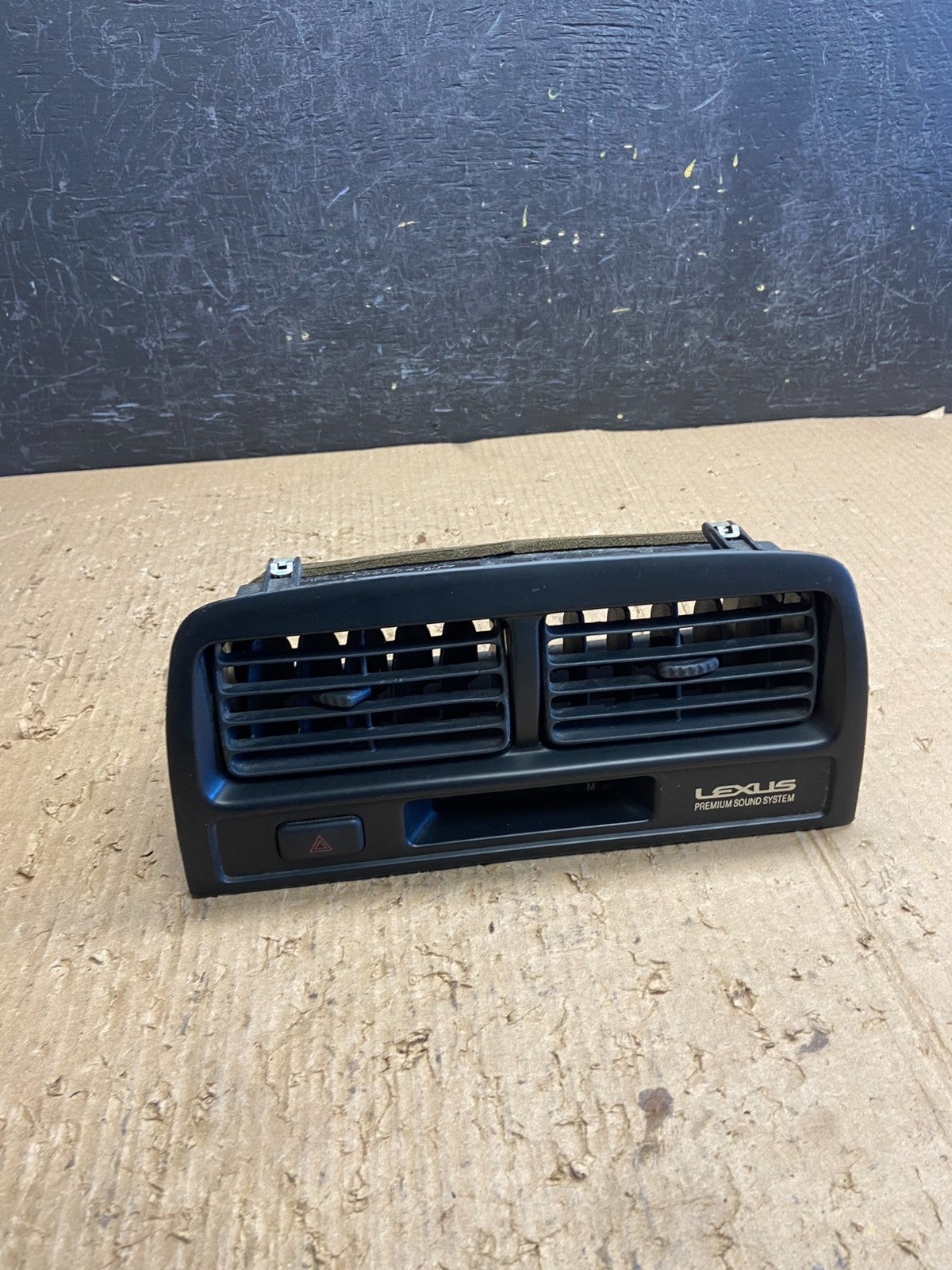 1997 to 2001 Lexus ES330 ES300 Front Center Side Air Vent AF1714 DG0