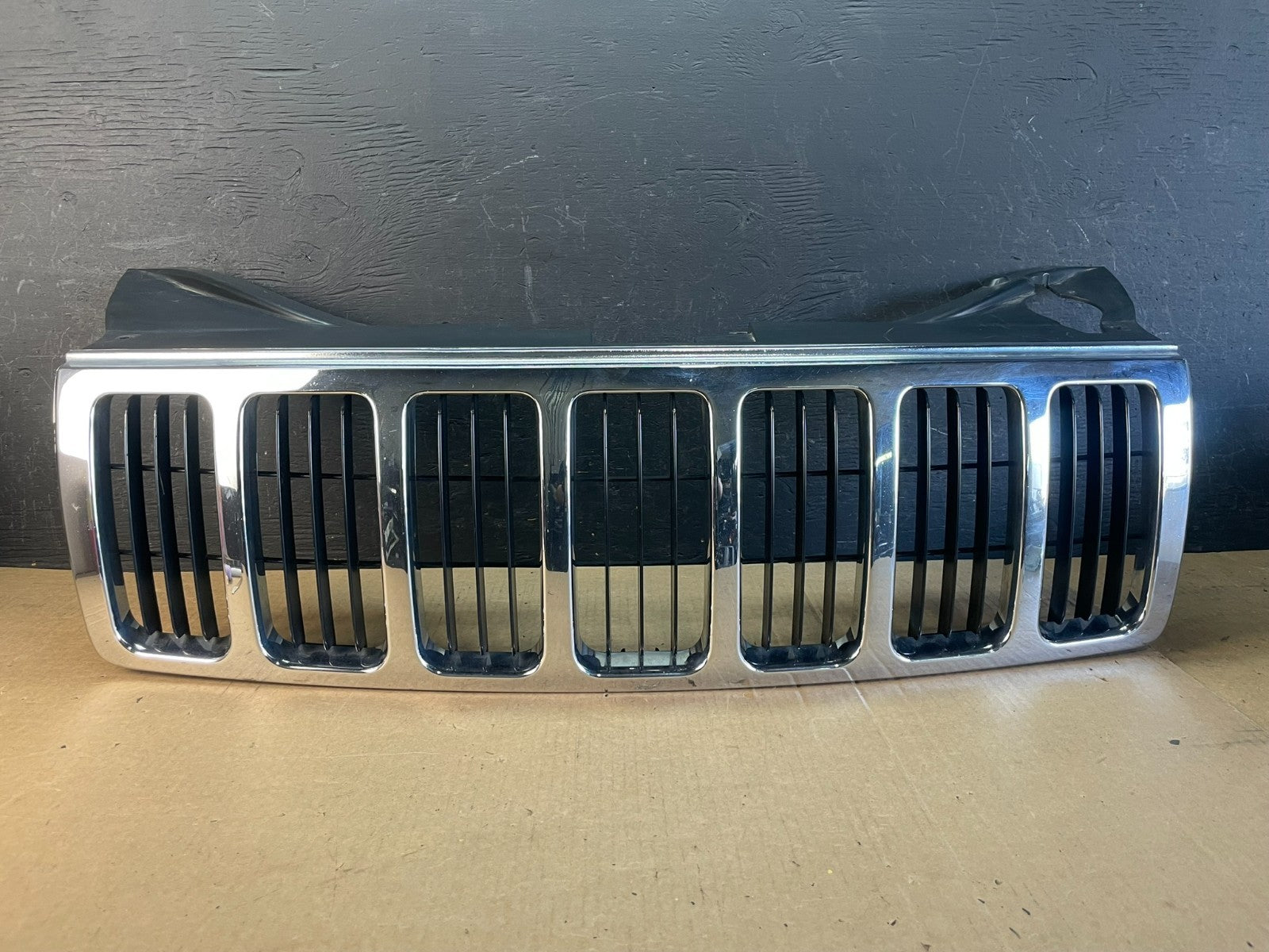 2005 2006 2007 Jeep Grand Cherokee Front Upper Grill Grille ad0240 DG0