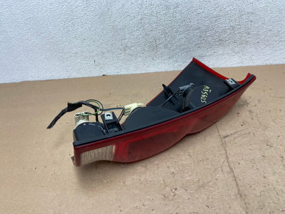 2002 - 2006 Chevrolet Avalanche Right Passenger Rh Side Tail Light AG5625 LK4
