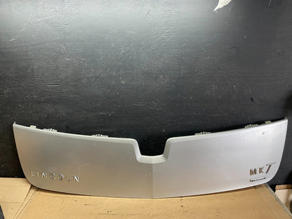 2010 to 2019 Lincoln Mkt Trunk Rear Trunk Panel Trim Panel Molding OEM O8127 DG0