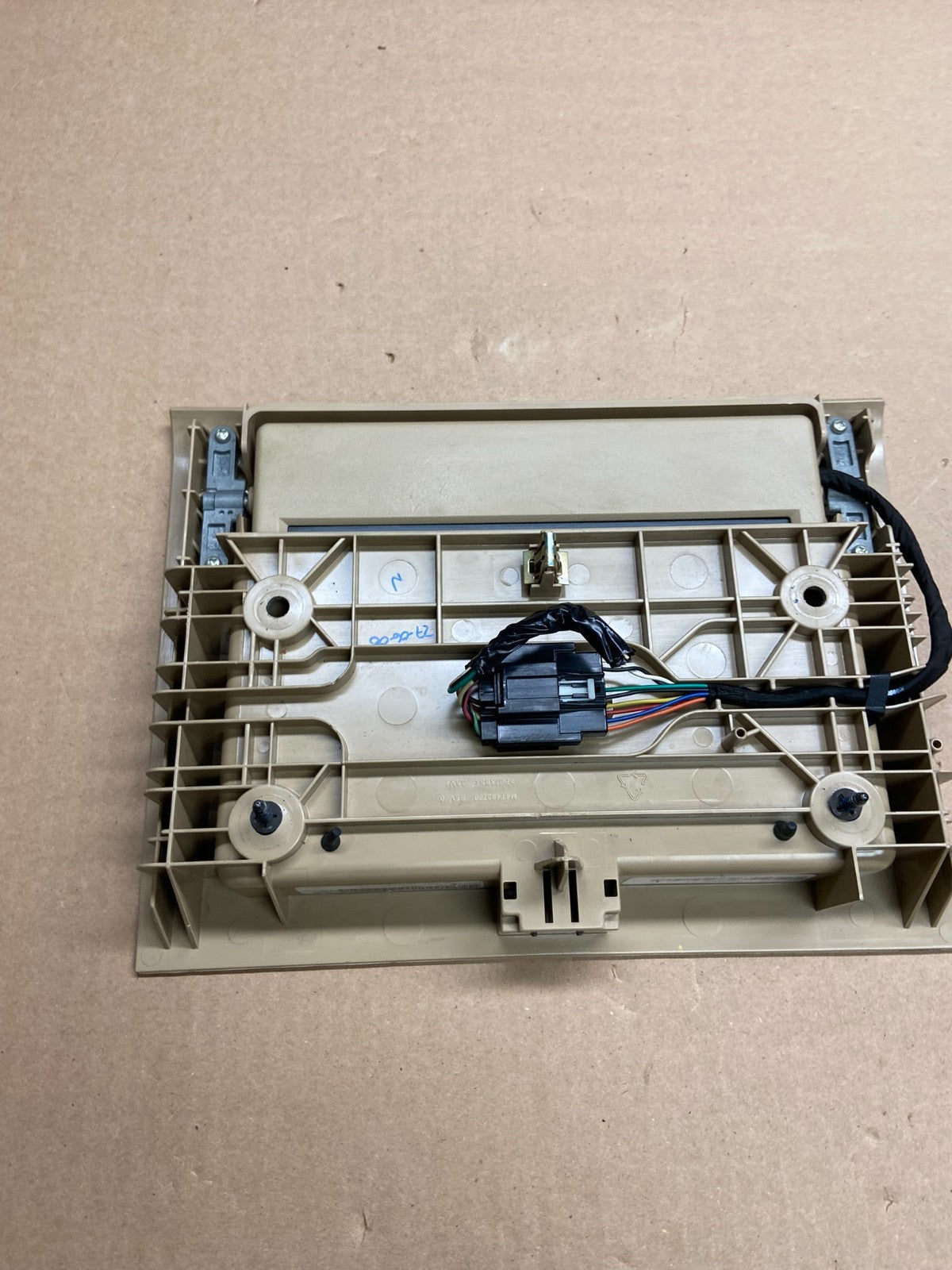 2007-2014 Suburban Yukon Tahoe Roof Overhead Dvd Screen Display Player AI6219 DG4