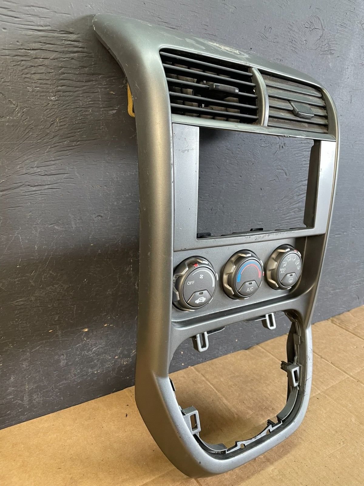 2003 to 2008 Honda Element Radio Climate Control Shifter Bezel ac5231 DG1