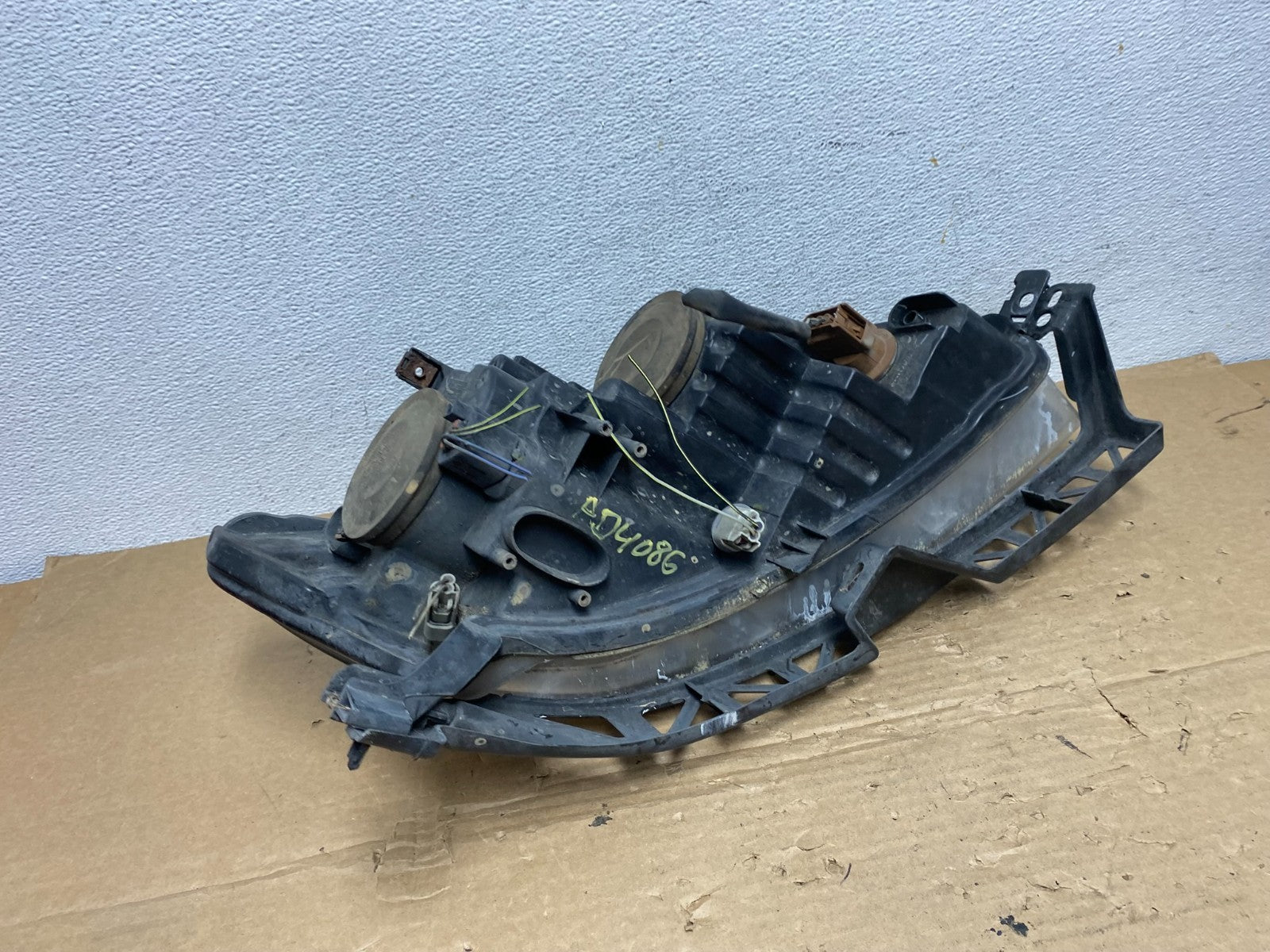2006 to 2009 Lincoln MKZ Zephyr Left Driver Headlight Halogen AD4086 DW7
