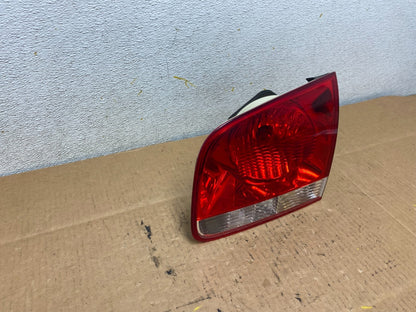2004-2007 Volkswagen Touareg Right Passenger Rh Side Inner Tail Light N43942