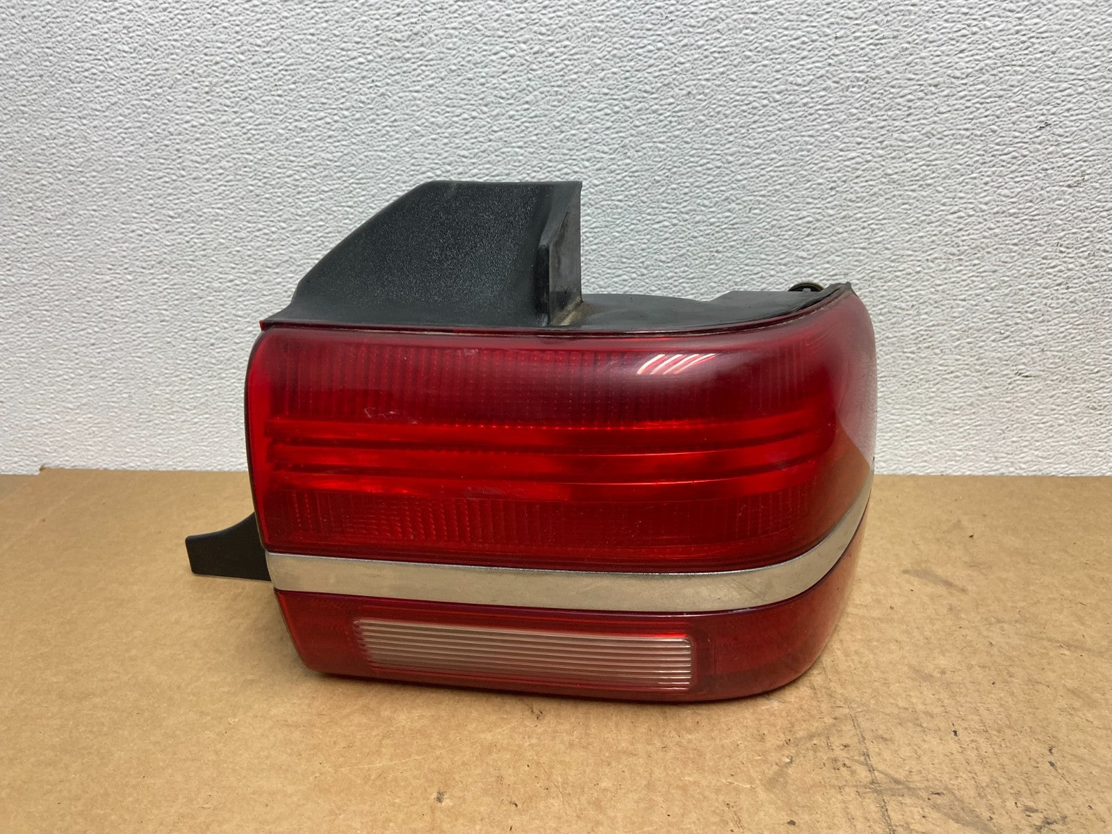1994 Lincoln Continental Right Passenger Rh Side Tail Light Oe AC2912 DG0