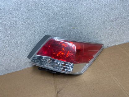 2008 to 2012 Honda Accord Sedan Tail light Right Passenger RH Side AA1101 DW0