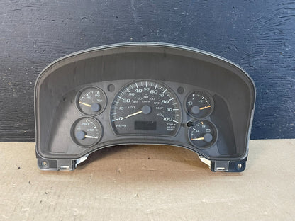 2004 to 2007 Chevrolet Express Speedometer Cluster Gauge AE3349 DG0