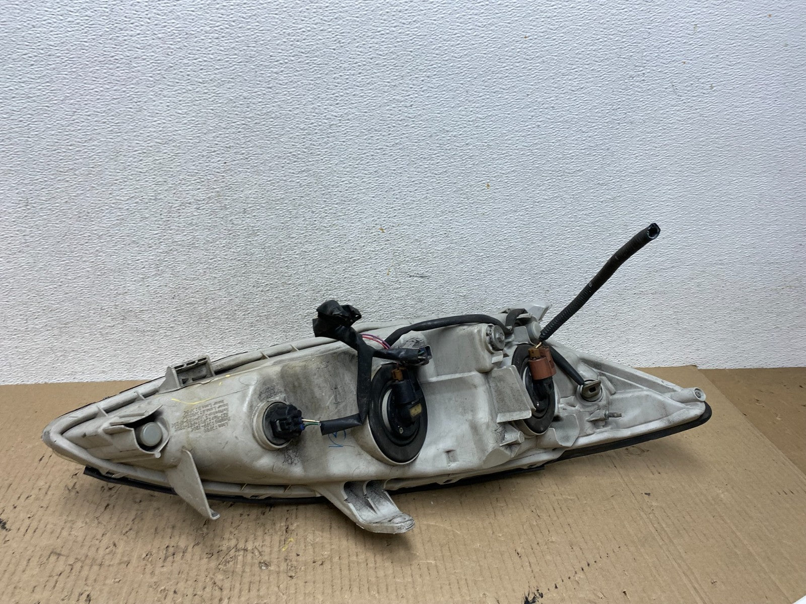 2005 to 2006 Toyota Camry Left Driver LH Halogen Headlight AF6006 DW5