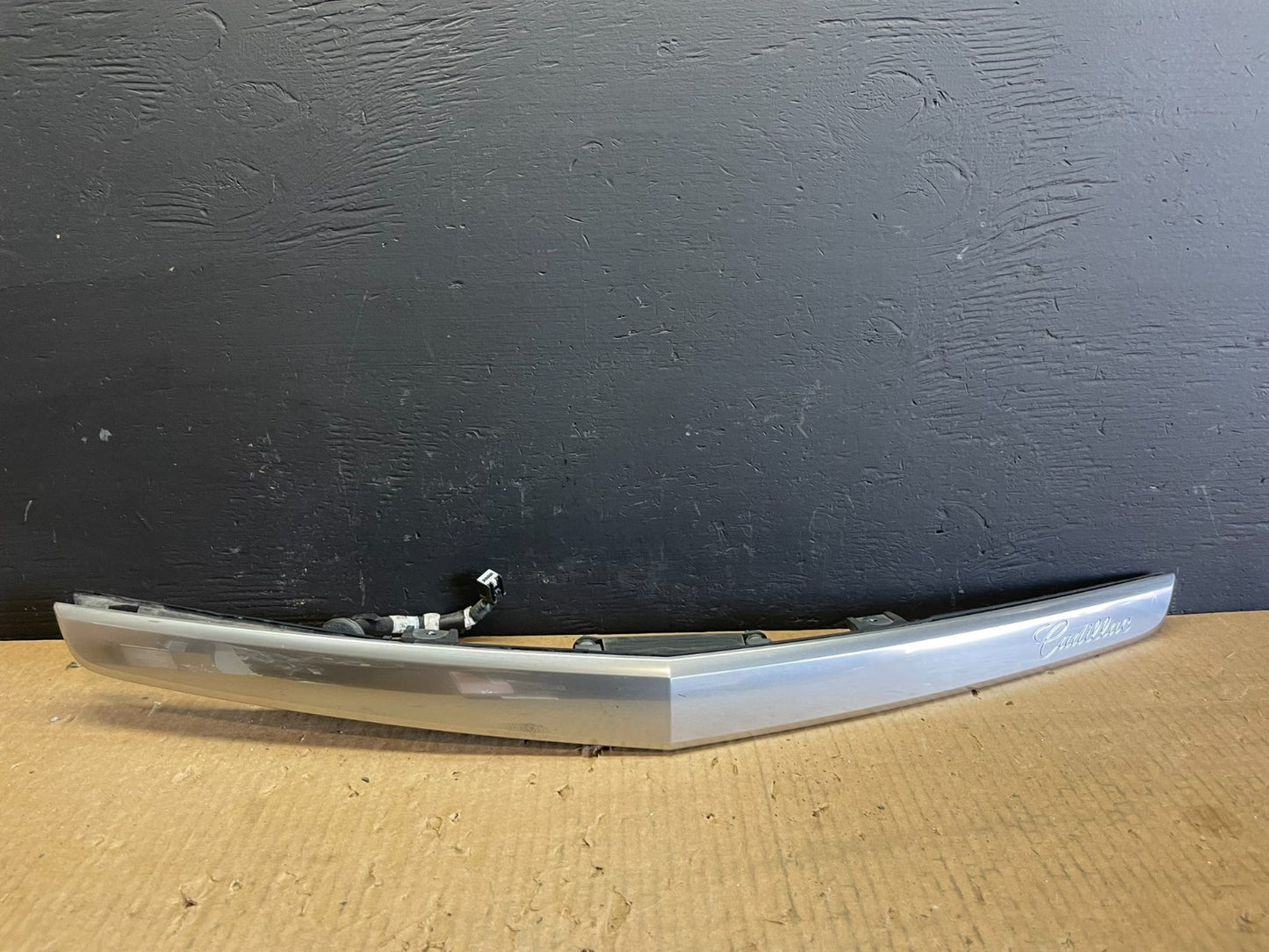 2013 to 2017 Cadillac XTS Trunk Finish Garnish Panel Molding With Camera AB32960