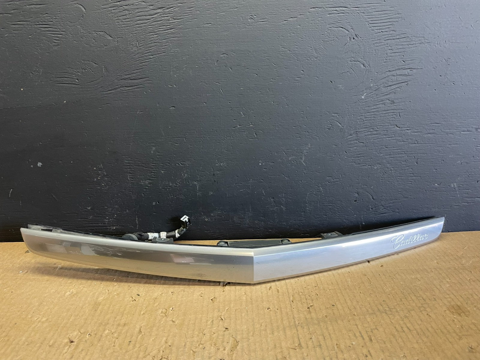 2013 to 2017 Cadillac XTS Trunk Finish Garnish Panel Molding With Camera AB32960
