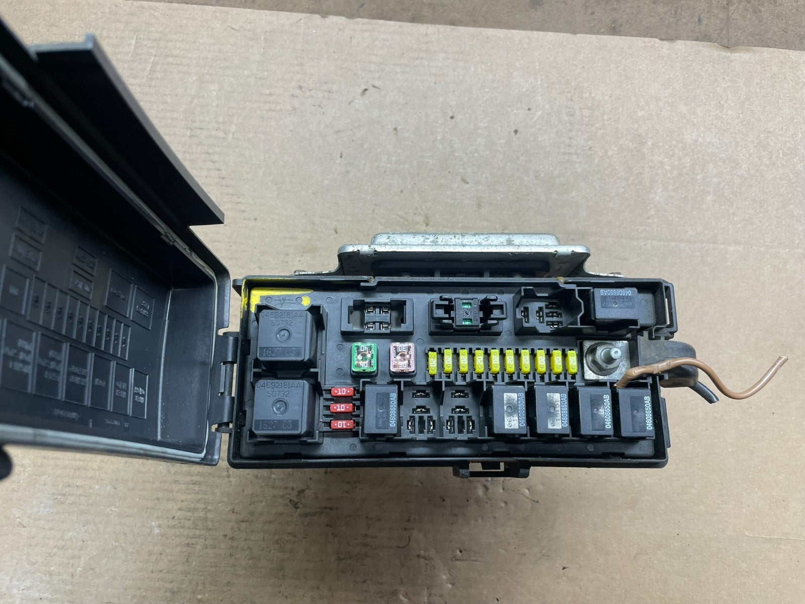 2007 2008 2009 Dodge Durango Fuse Box Relay Panel Body Module BCM Oem P4739 DG1