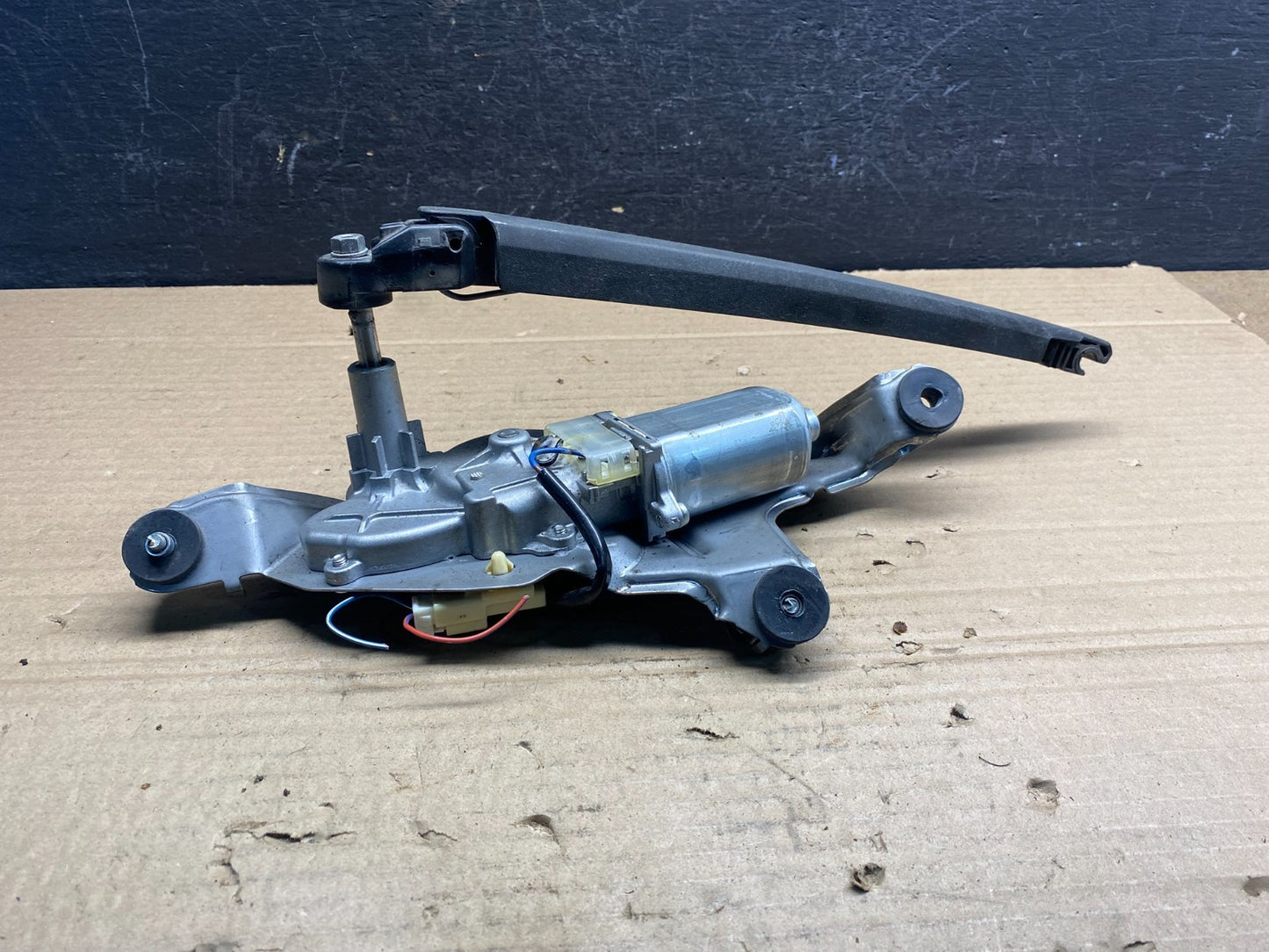 2007 to 2015 Mazda CX-9 CX9 Windshield Rear Wiper Motor ad9473 DG1