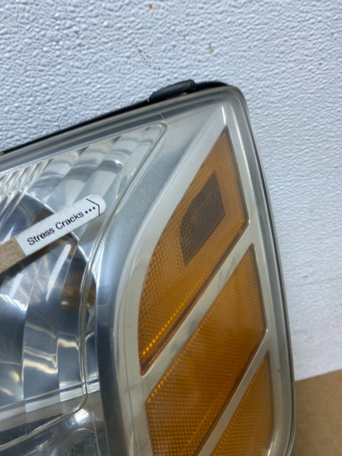 2004 to 2007 Nissan Armada Left+Right Side Set Headlights AD6132 DW5