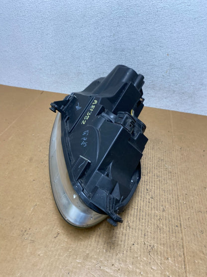 2005 to 2010 Volkswagen Jetta Left Driver LH Side Headlight Halogen AE1382 DW6