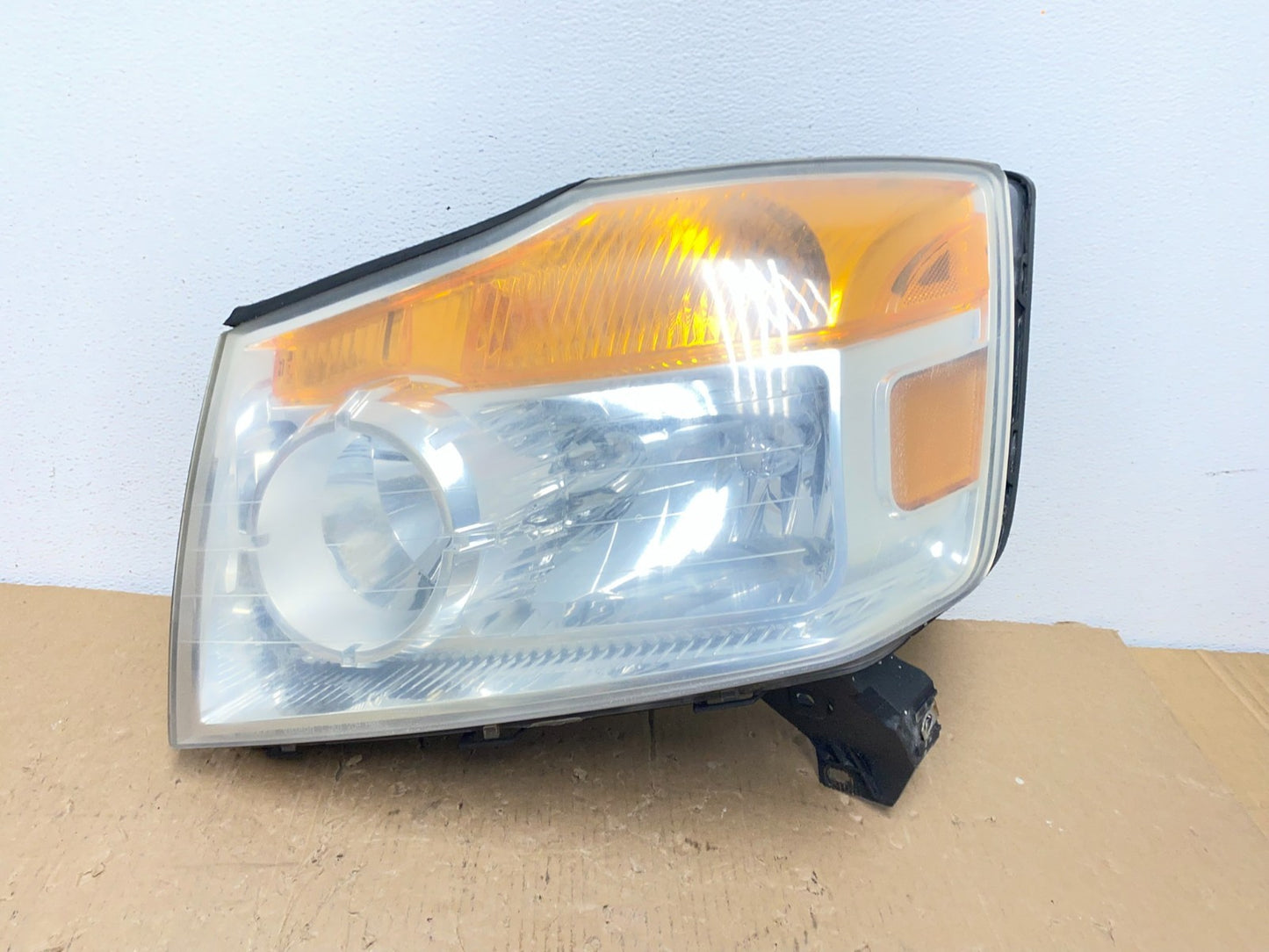 2008 - 2015 Nissan Armada Left Driver LH Headlight Halogen AD8218 DW0