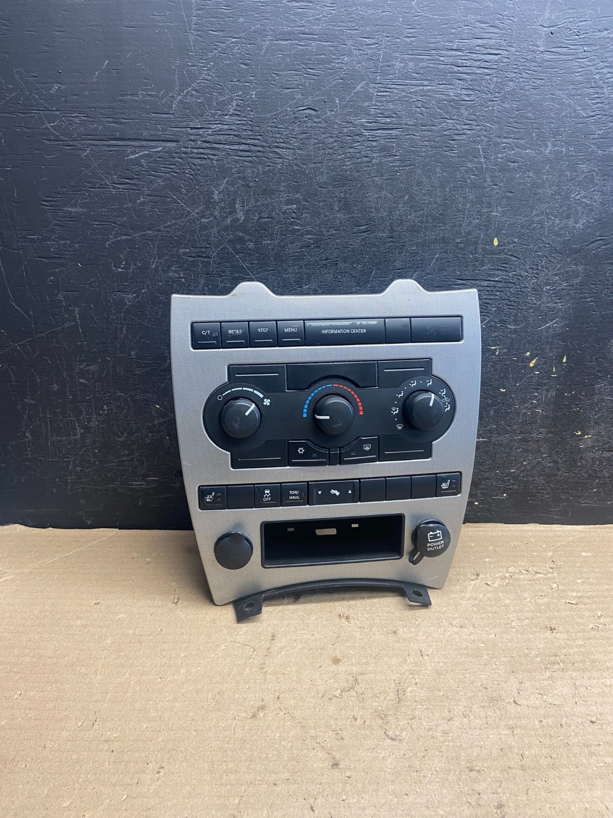 2005 2006 2007 Jeep Commander Grand Cherokee A/C Climate Control Bezel ah5312 DG0