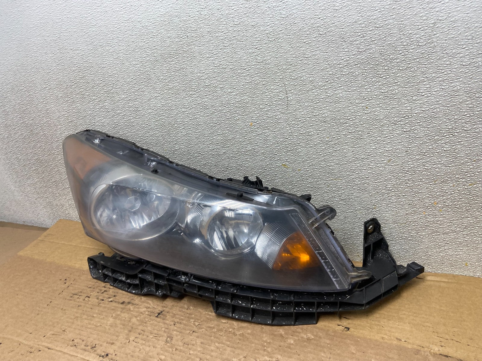 2008 to 2012 Honda Accord Sedan Right Passenger RH Headlight AB3335 DW1