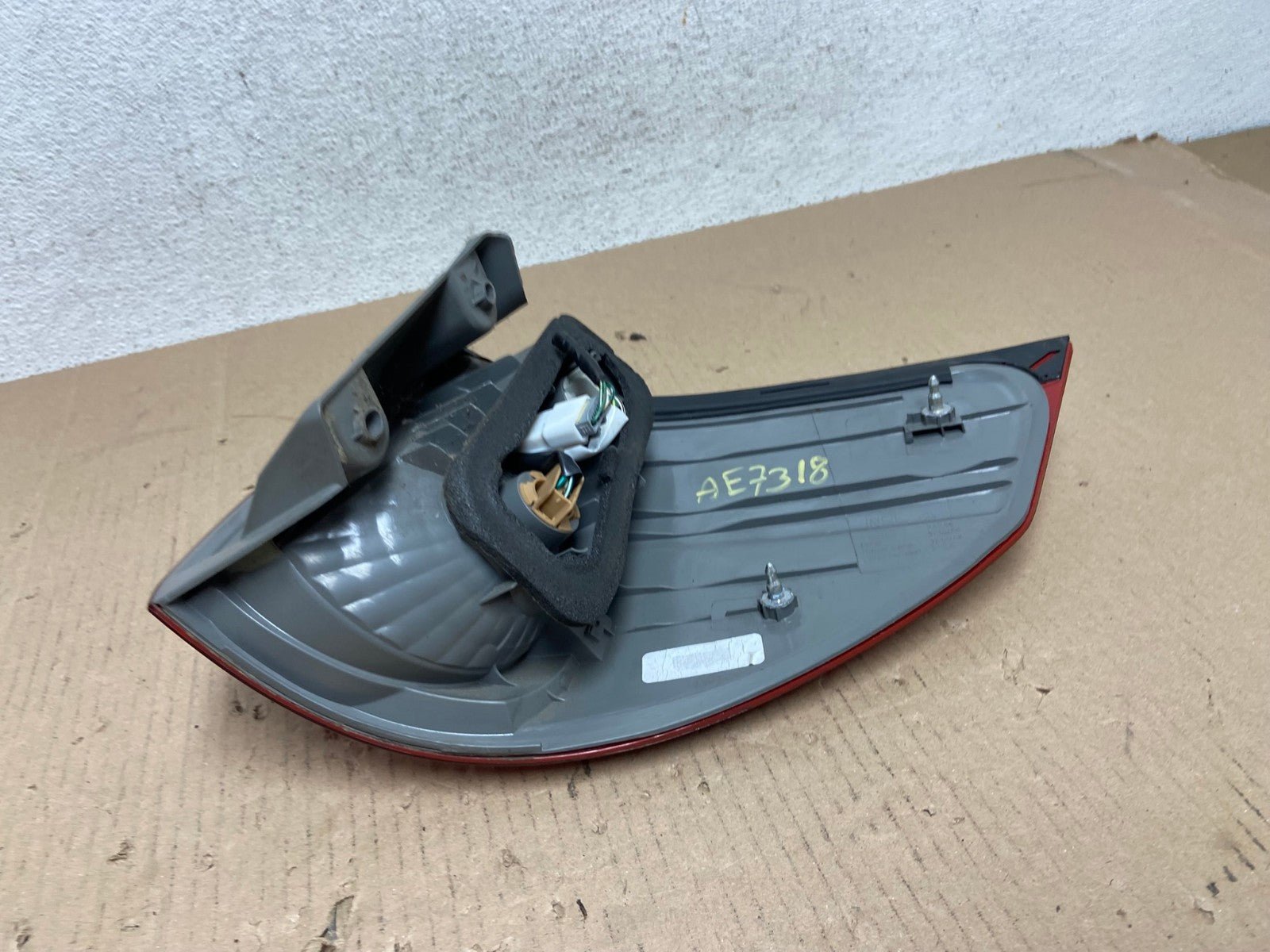 2006 to 2010 Toyota Sienna Left Driver LH Side Tail Light AE7318 LK4