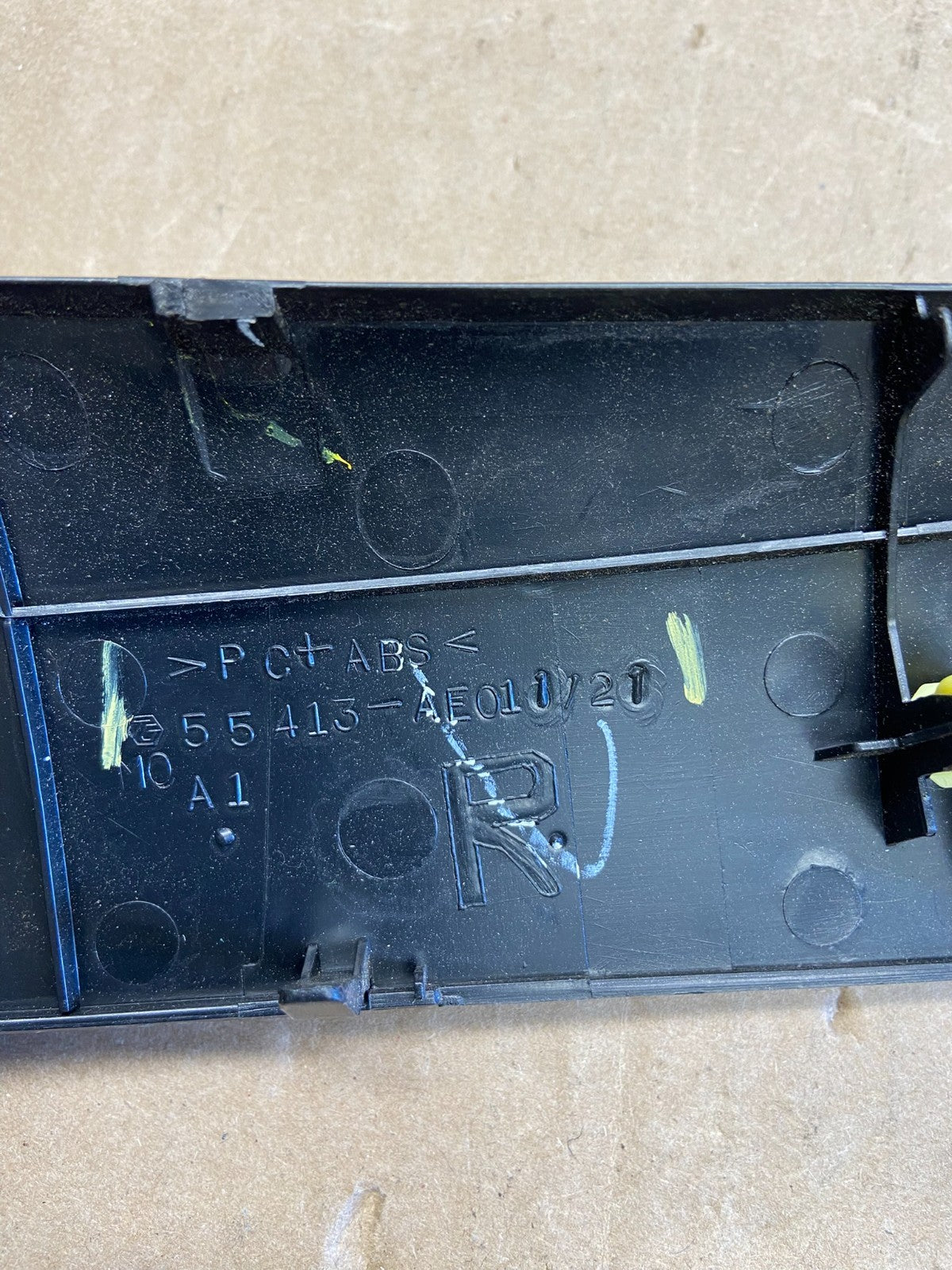 2004 to 2010 Toyota Sienna Right Side Radio Switches Bezel Trim AB1885 DG4
