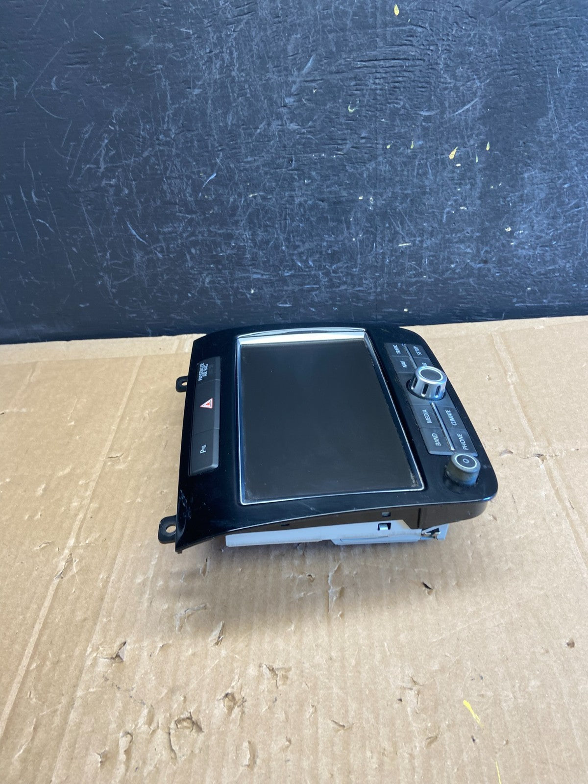 2011 to 2017 VW Touareg Screen Navigation Info Radio Display AD2201 DG1