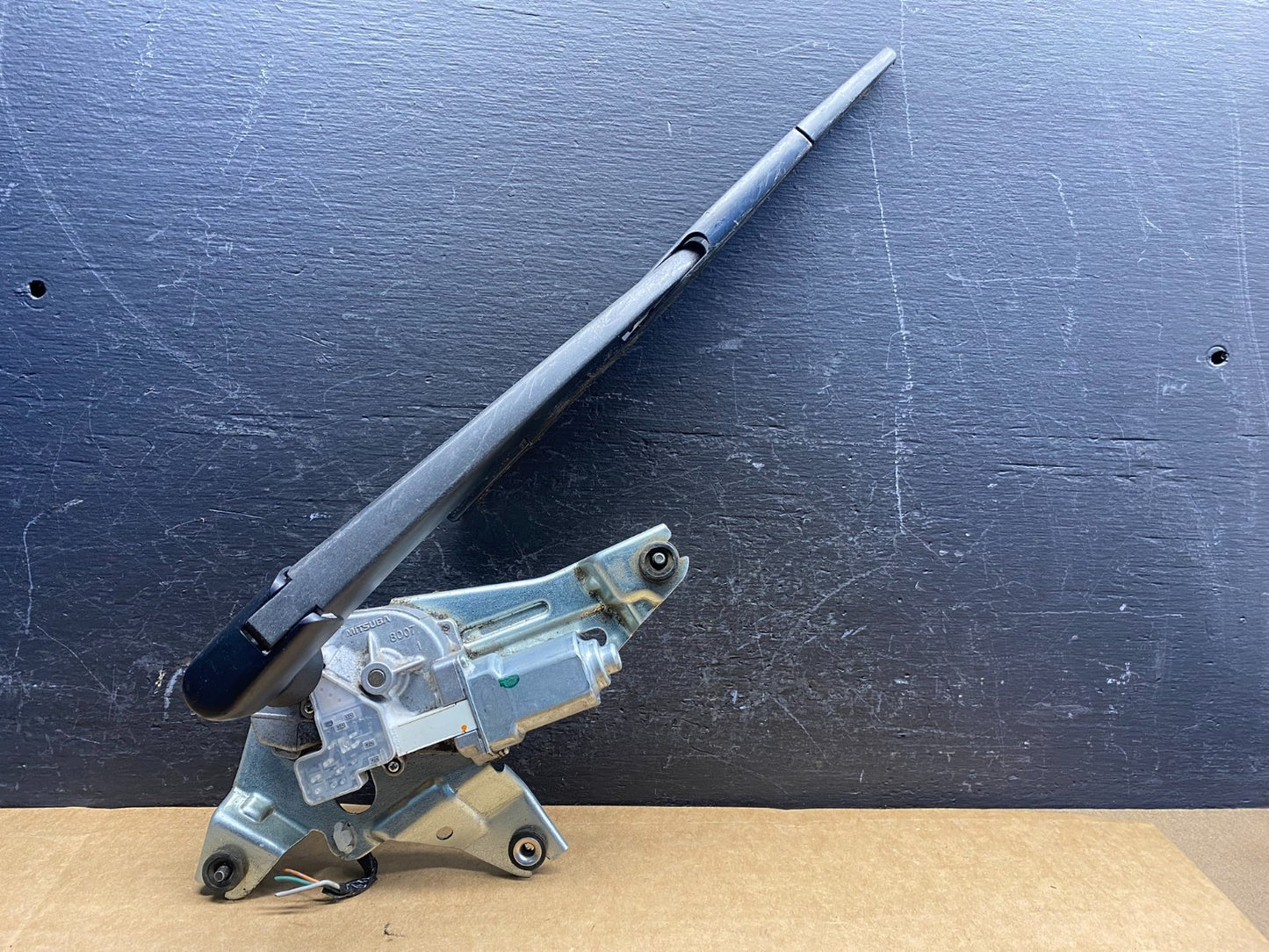 2011 to 2013 Infiniti QX56 QX80 Rear Wiper Motor ad7509 DG0