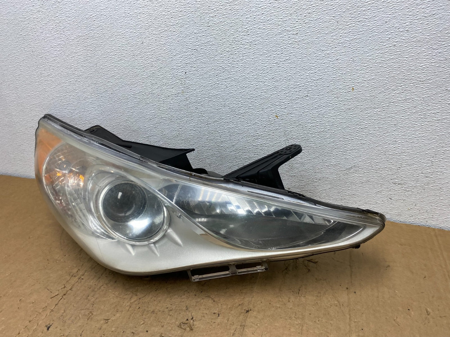 2011 - 2014 Hyundai Sonata Right Passenger Rh Side Headlight Halogen AD0686 DW1