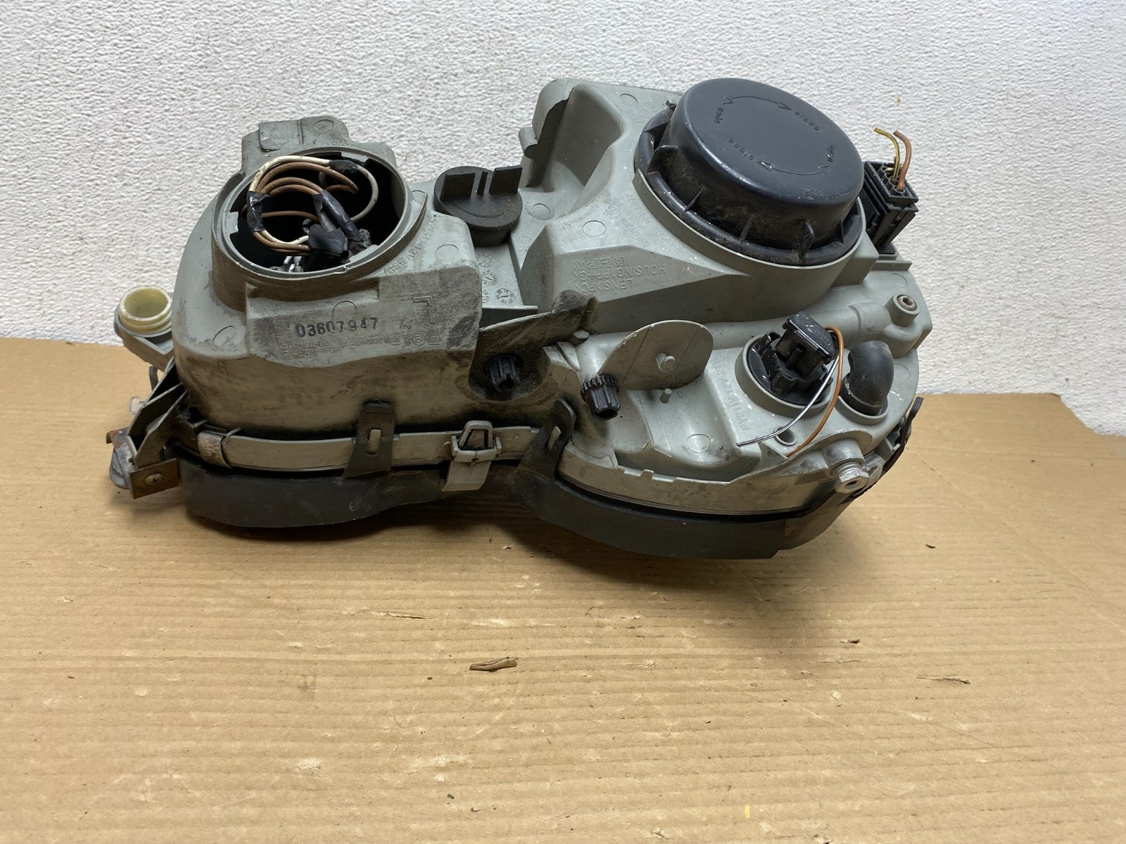 2000-2002 Mercedes E E320 E430 Left Driver LH Halogen Headlight DEPO AG8921 DW8