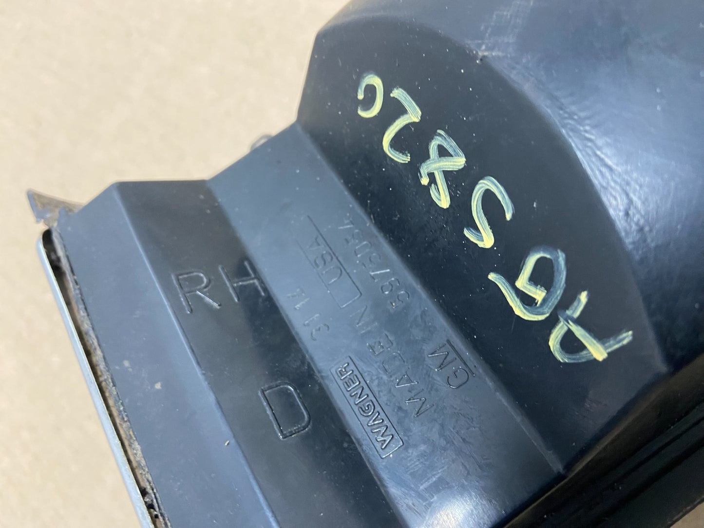 1989 to 1993 Cadillac Deville Front Right Passenger RH Turn Signal AG5820 DG5