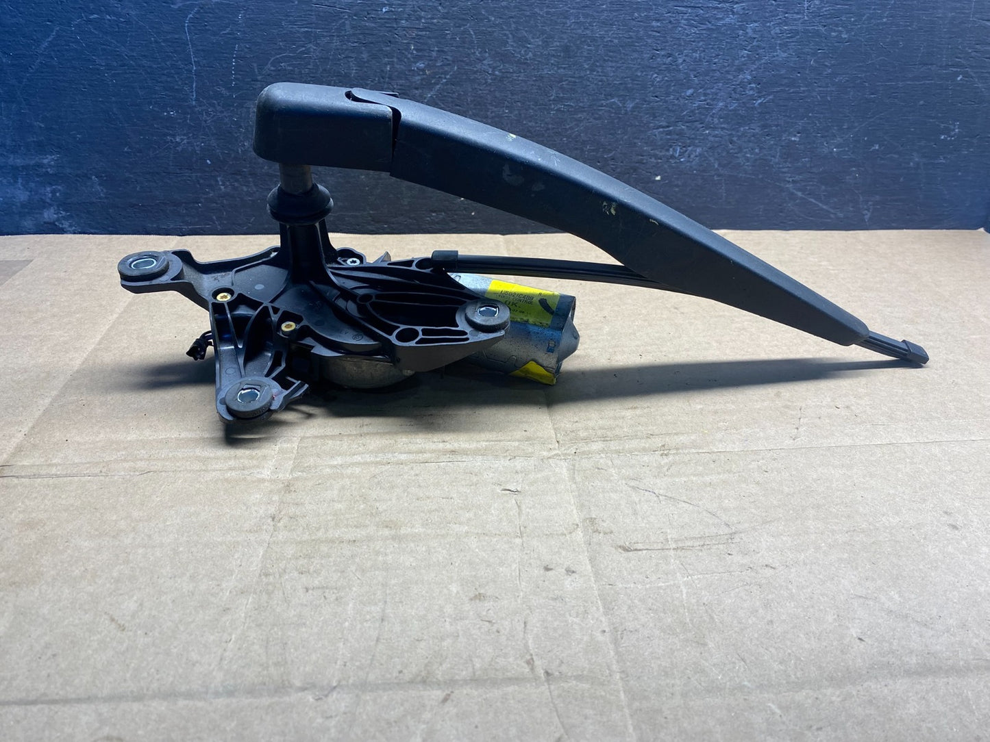 2011 to 2019 Ford Explorer Rear Windshield Wiper Motor AE8241 DG1