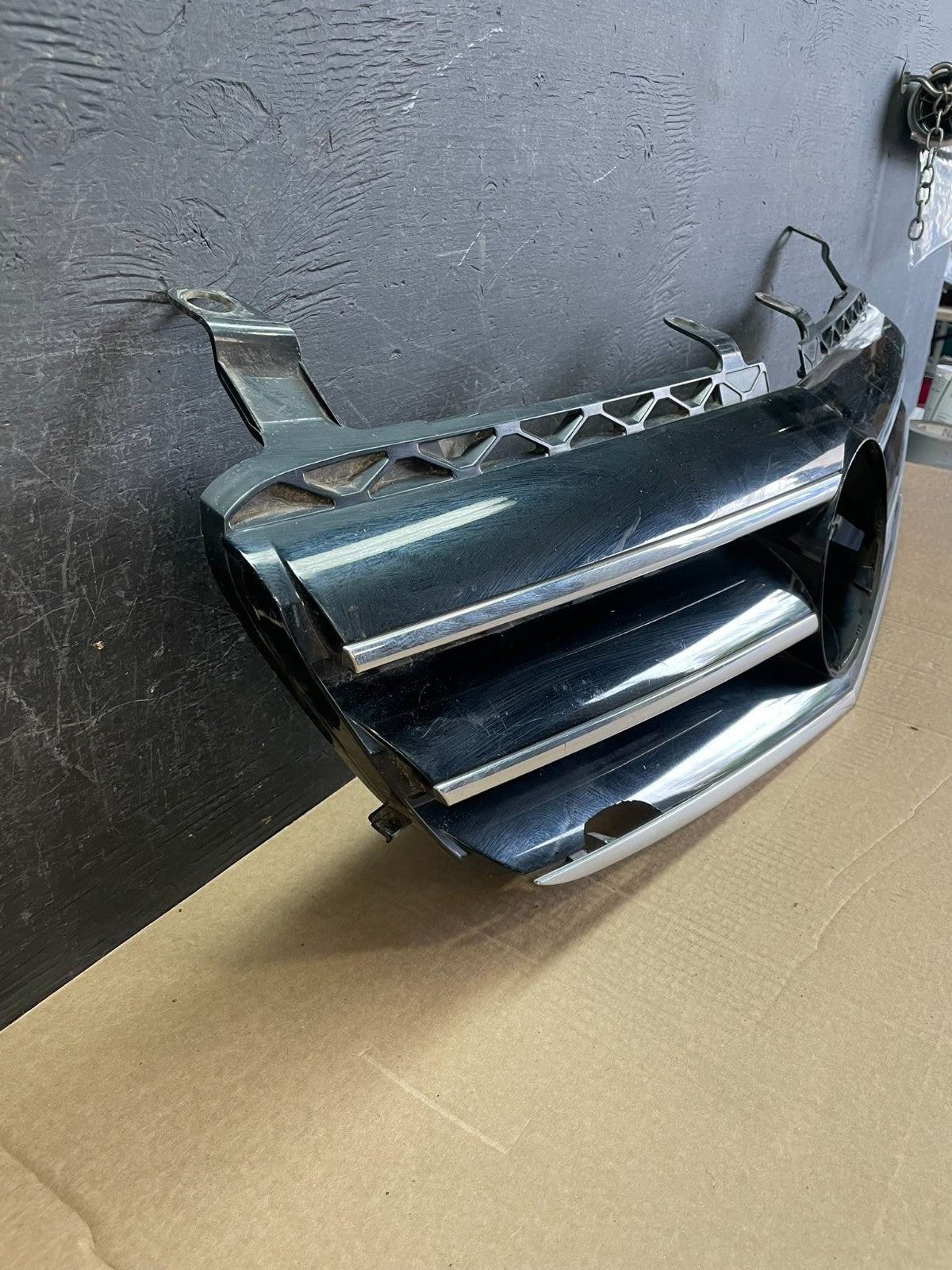 2006-2008 Mercedes W251 R-Class R350 R500 Front Upper Grill Grille af5196 DG2