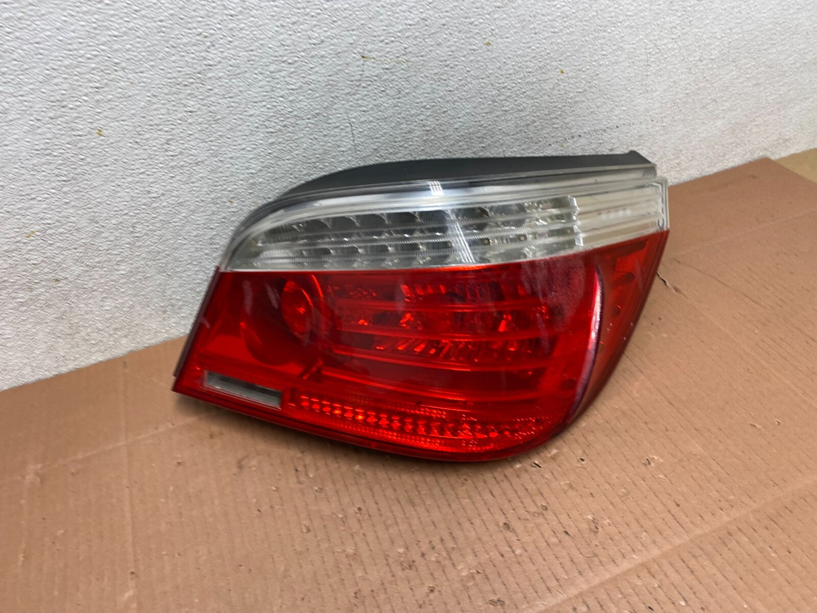 2008 to 2010 BMW 5 525i 530i Right Passenger Rh Tail Side Light M1091 DW2