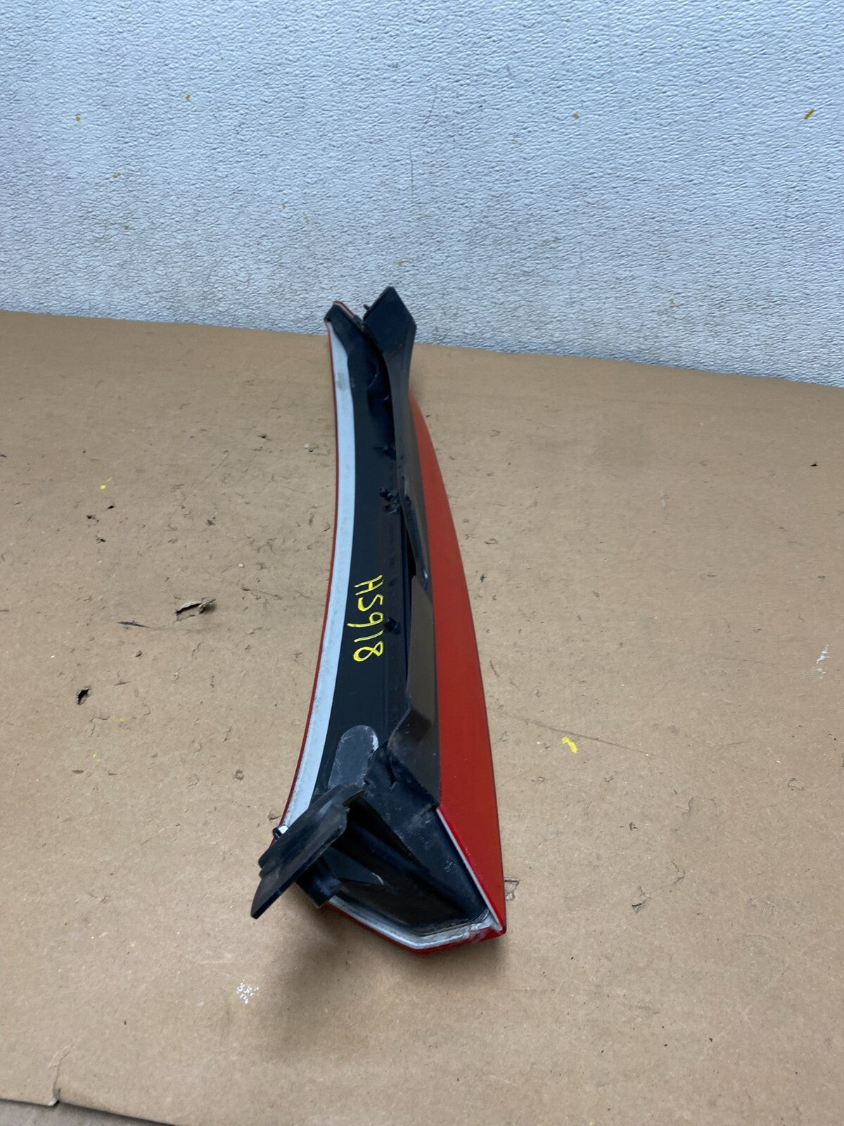 2003 to 2006 Volvo XC90 Right Passenger Side Upper Tail Light OEM H5918 DG17