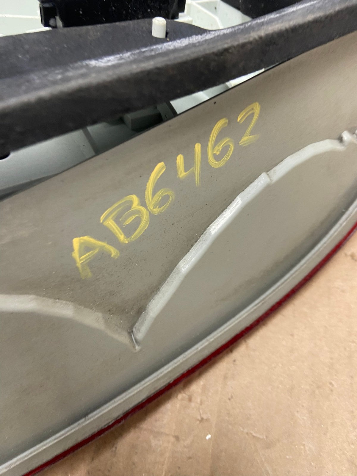 2003-2006 Mercedes E Class Sedan Left Driver LH Side Tail Light AB6462 LK6