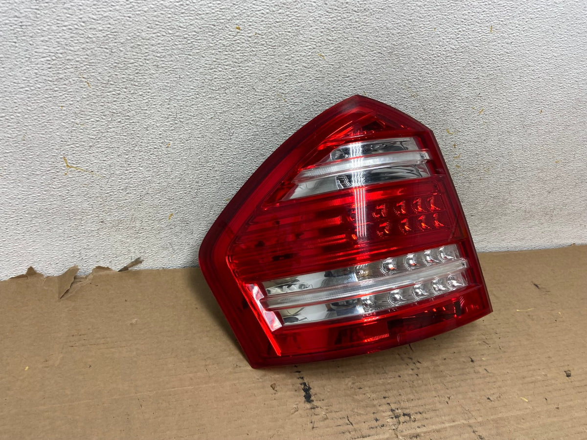 2010 2011 2012 Mercedes GL-Class GL450 Left Driver LED Tail Light AH4393 LK1
