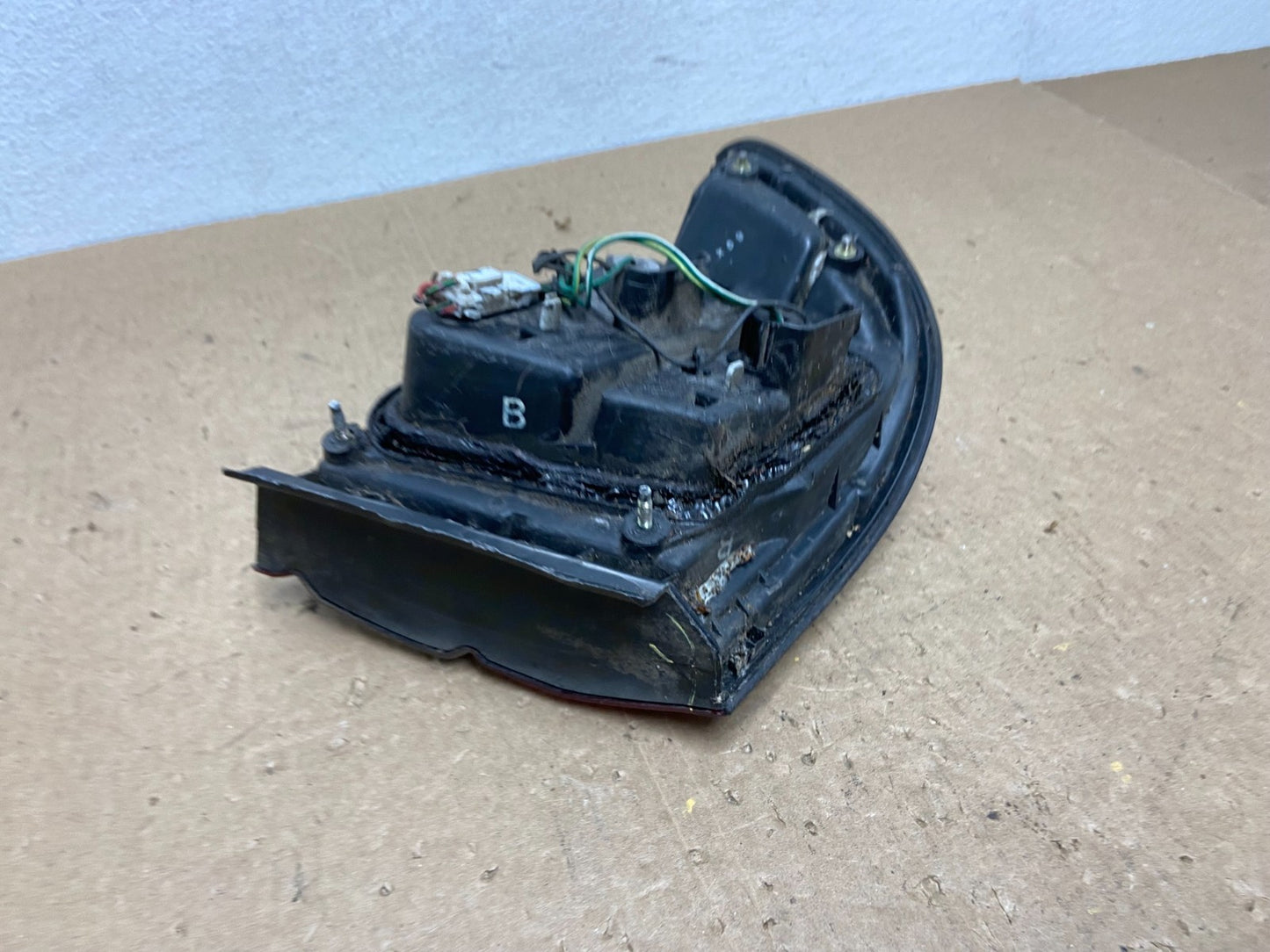1998 - 1999 Infiniti i30 Right Passenger RH Side Tail Light Oem AC1472 DG5