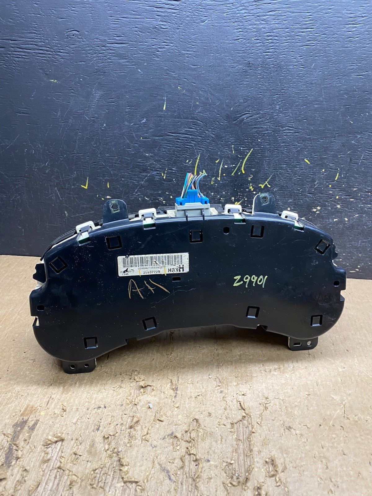 2009 Saab 9-7X  Gauge Speedometer Cluster z9901  DG4