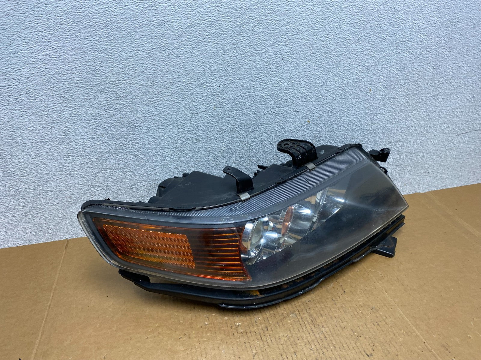 2004 to 2006 Acura TSX Right Passenger RH Side Xenon HID Headlight AD9248 DW2