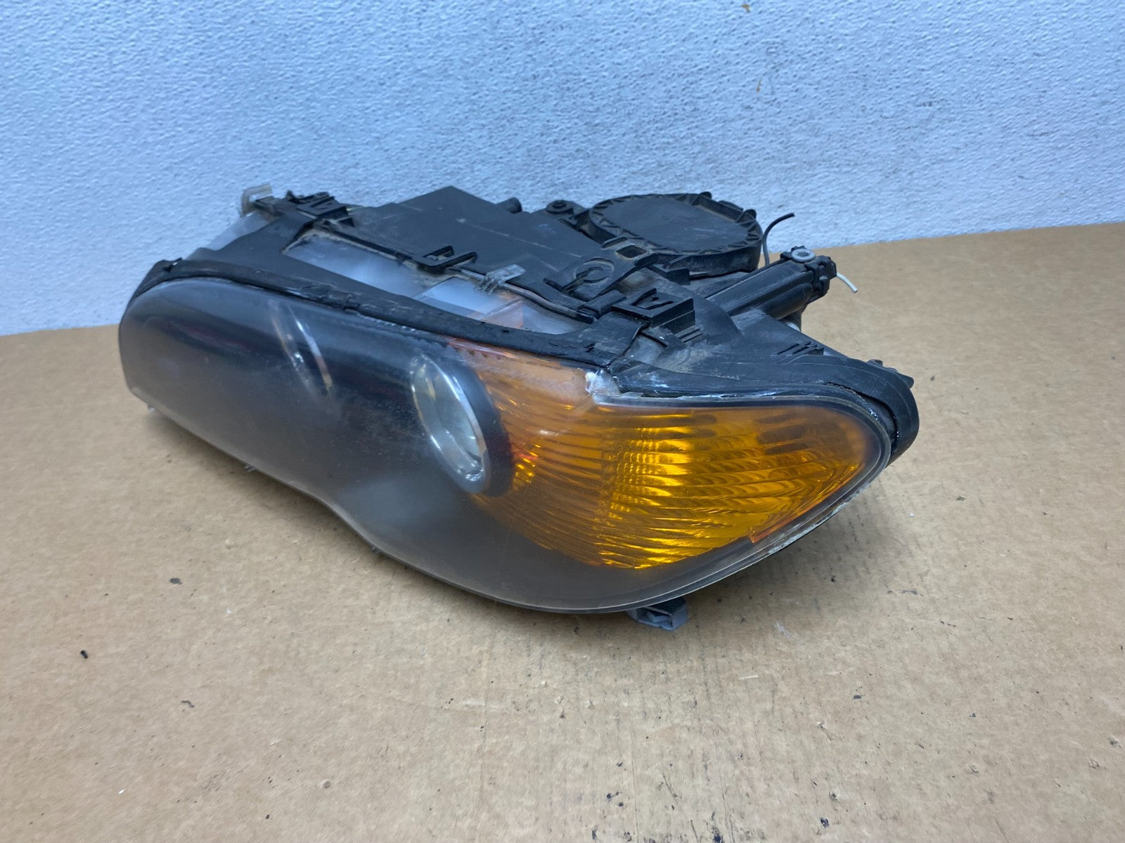 2004 2005 2006 BMW 3 E46 Coupe Left Driver LH Halogen Headlight AD4604 DW1