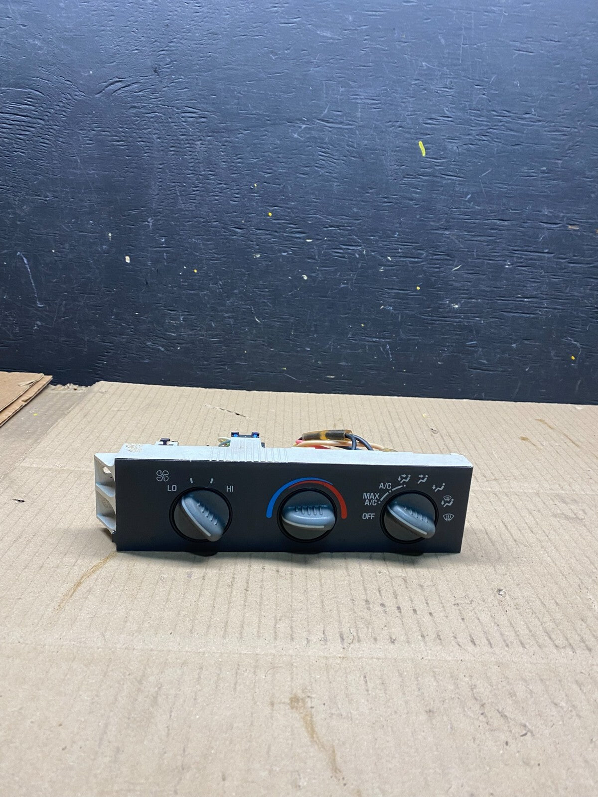 2001 - 2007 GMC Chevrolet Express 1500 Climate Control A/C L0427 DG0