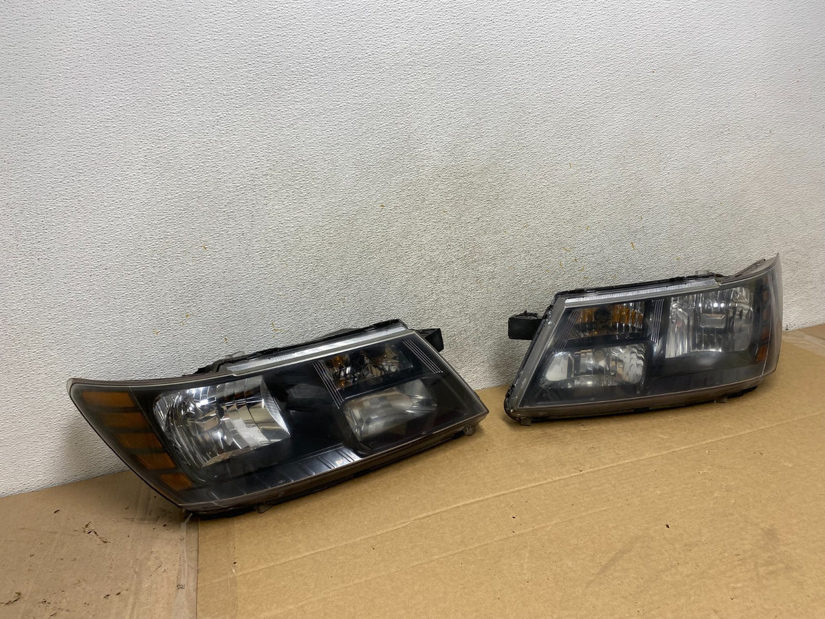 2009 to 2017 Dodge Journey Headlights Left+Right Set Halogen AH7750 DW1