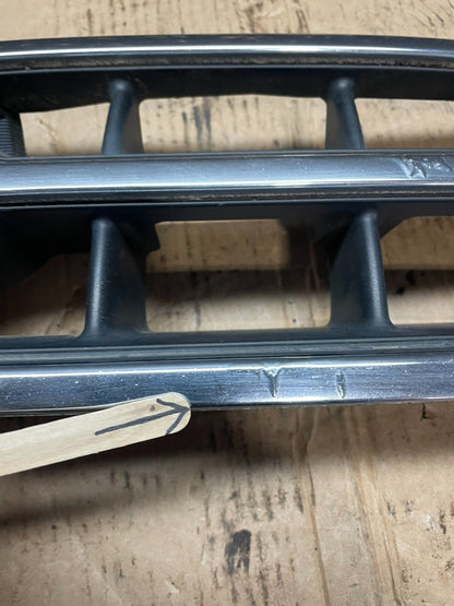 2000 to 2002 Subaru Legacy Outback Grill Grille OEM Z5840 DG6