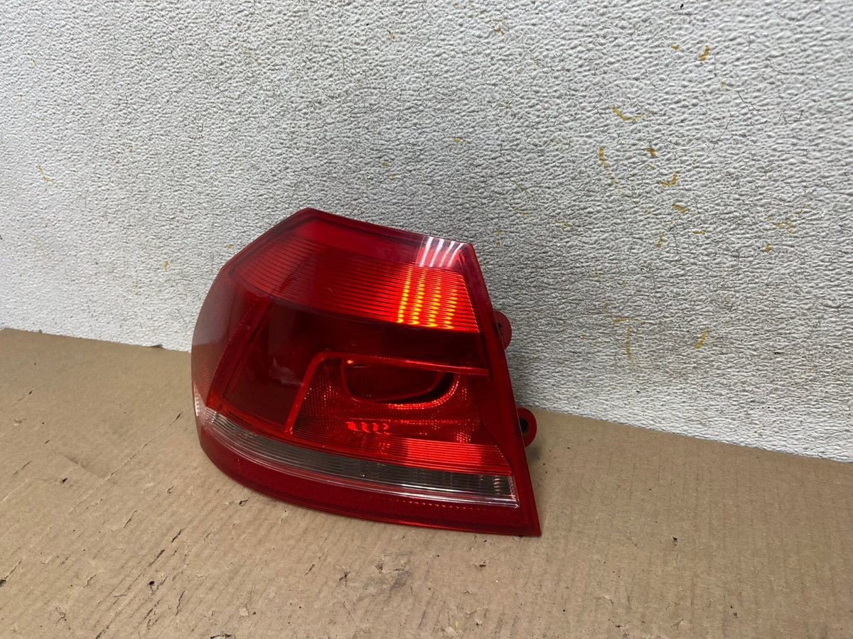 2012 to 2015 Volkswagen Passat Left Driver Lh Side Tail light AH5857 LK2