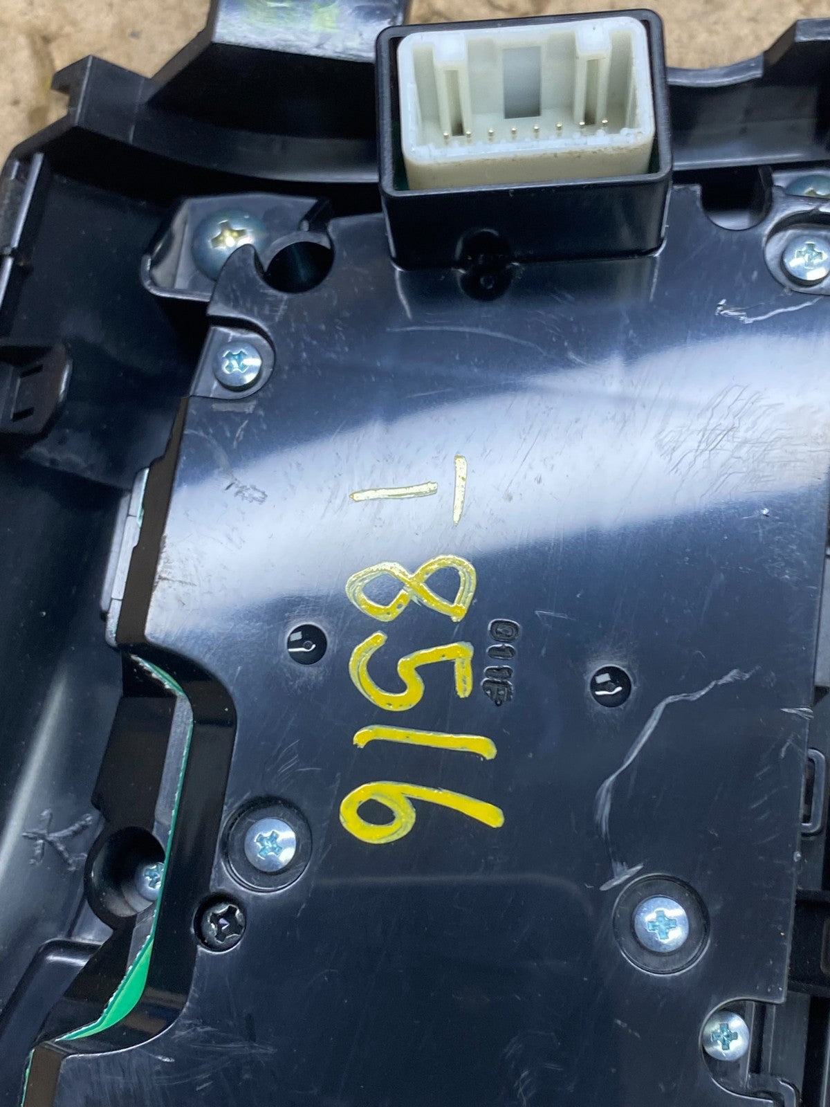 2009-2014 Nissan Murano AM FM Radio CD Control Panel T8516 DG6