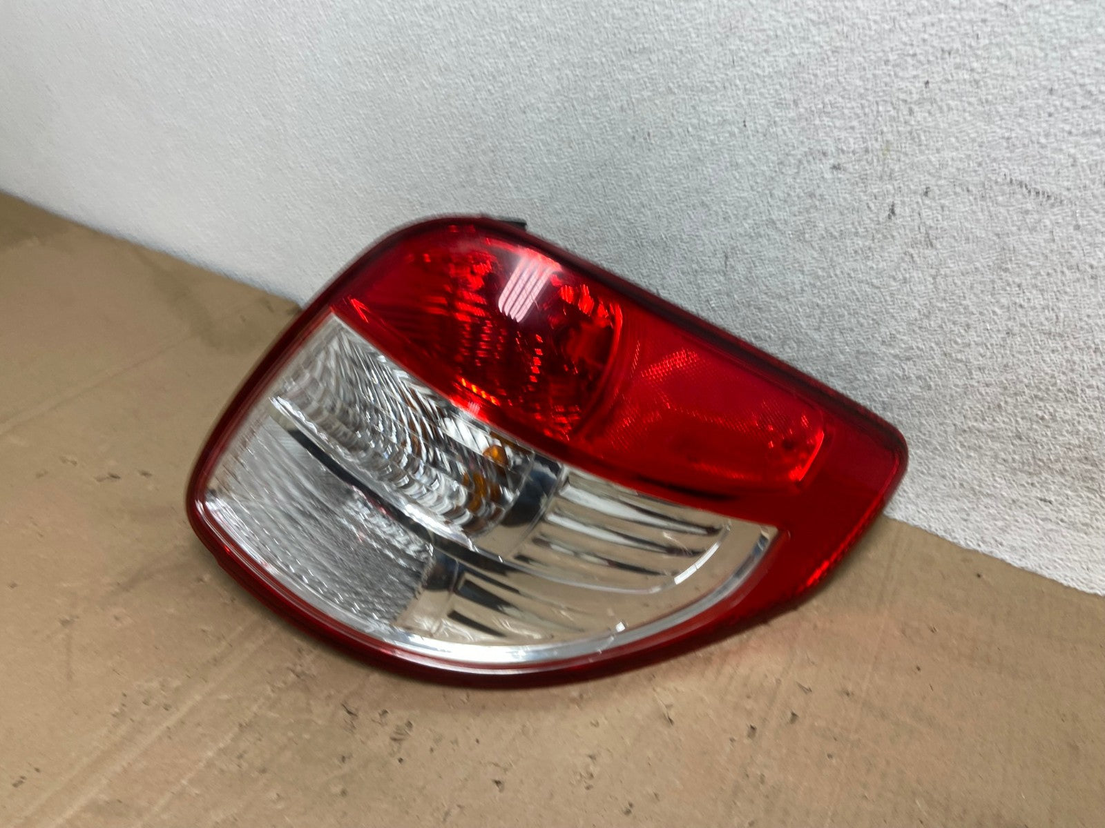 2007 to 2013 Suzuki SX4 Hatchback Right Passenger RH Tail Light AE9210 LK1