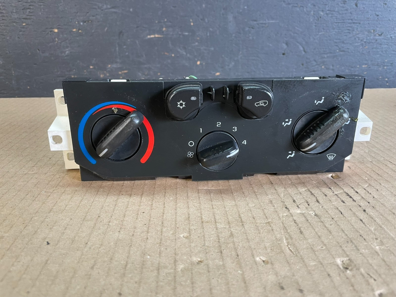 2004 to 2008 GMC Chevrolet Canyon Colorado Climate Control A/C Panel ae3450 DG0