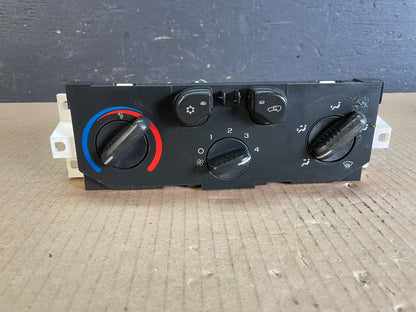 2004 to 2008 GMC Chevrolet Canyon Colorado Climate Control A/C Panel ae3450 DG0